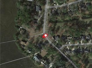 29 Waterford Landing Rd, Richmond Hill, GA 31324