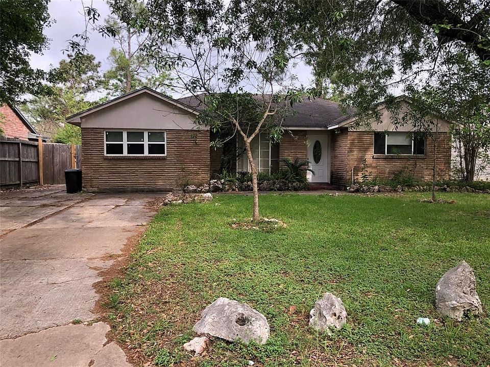 1st image of 804 Mary Ann Dr