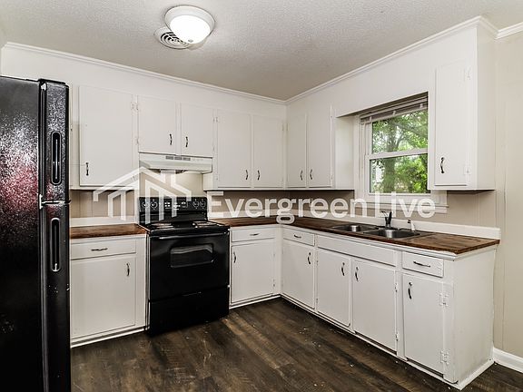 4th image of 1004 Cane Lake Dr