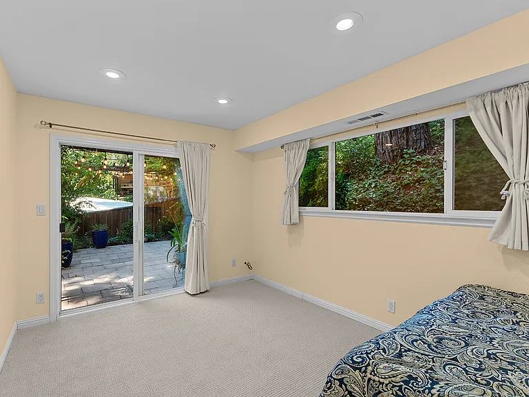 12 White Oak Dr — Photo 34