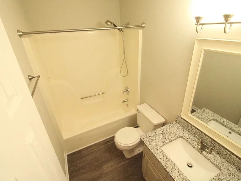 529 Bashford Rd — Photo 7