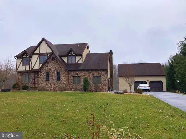 28 S Hockey Dr, Columbus, NJ 08022