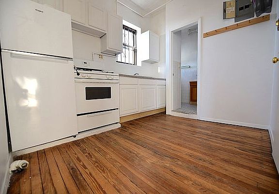 4th image of 13 Allen St APT 14