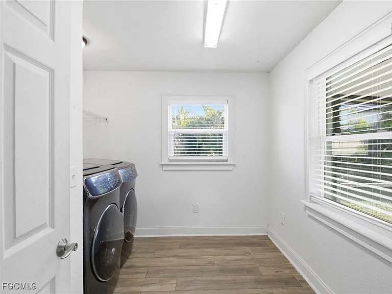2618 SW 32nd Ln — Photo 8