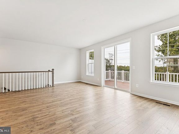 5th image of 9648 Killenney Pl