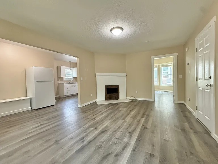 1724 W 8th Ave #1 — Photo 3