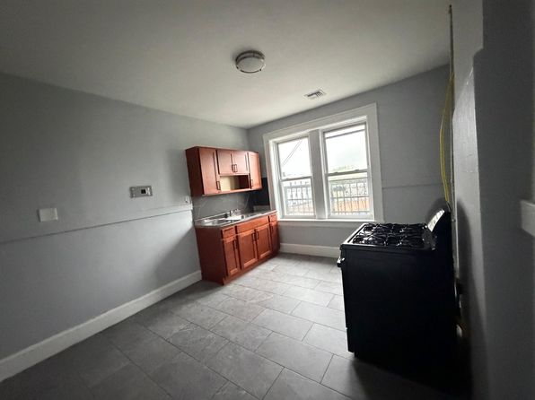 1343 Springfield Ave #18