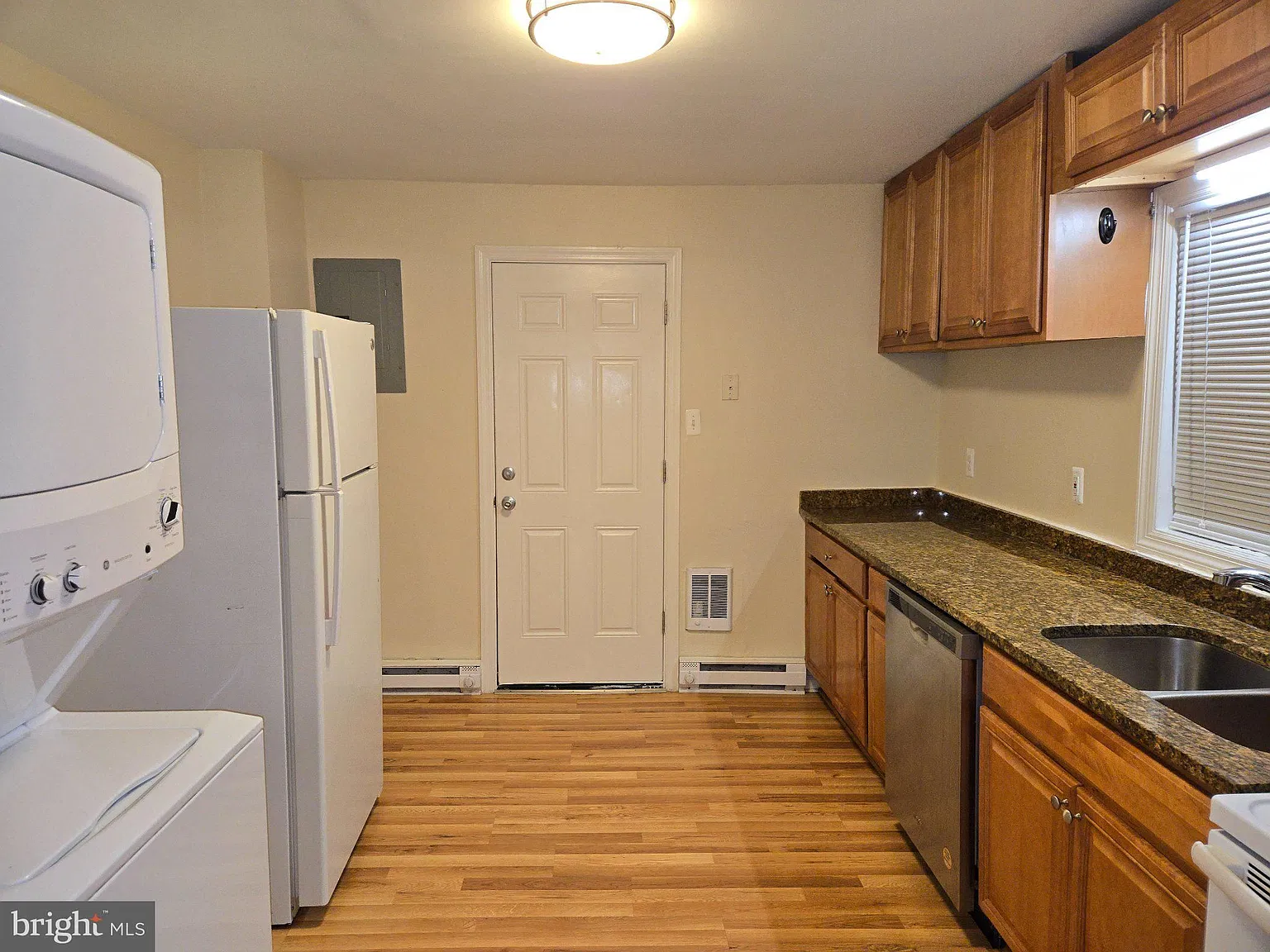 2 bed, 2.0 bath, 1006 sqft, $1,575 — Photo 4
