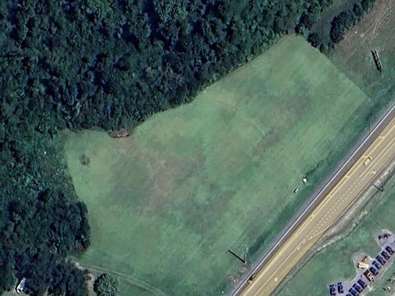 4th image of 2945 Highway 71
