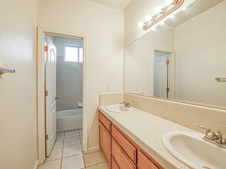 W Celeste Ave — Photo 2