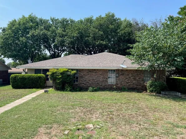 822-824 Hercules Ln, Denton, TX 76209