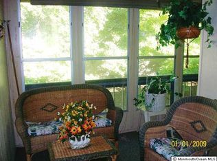 70 Hancock Ct, Red Bank, NJ 07701