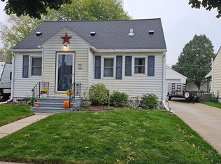 944 12th Ave NE, Rochester, MN 55906