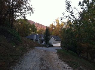 68 Natures Rose Ln, Hendersonville, NC 28792