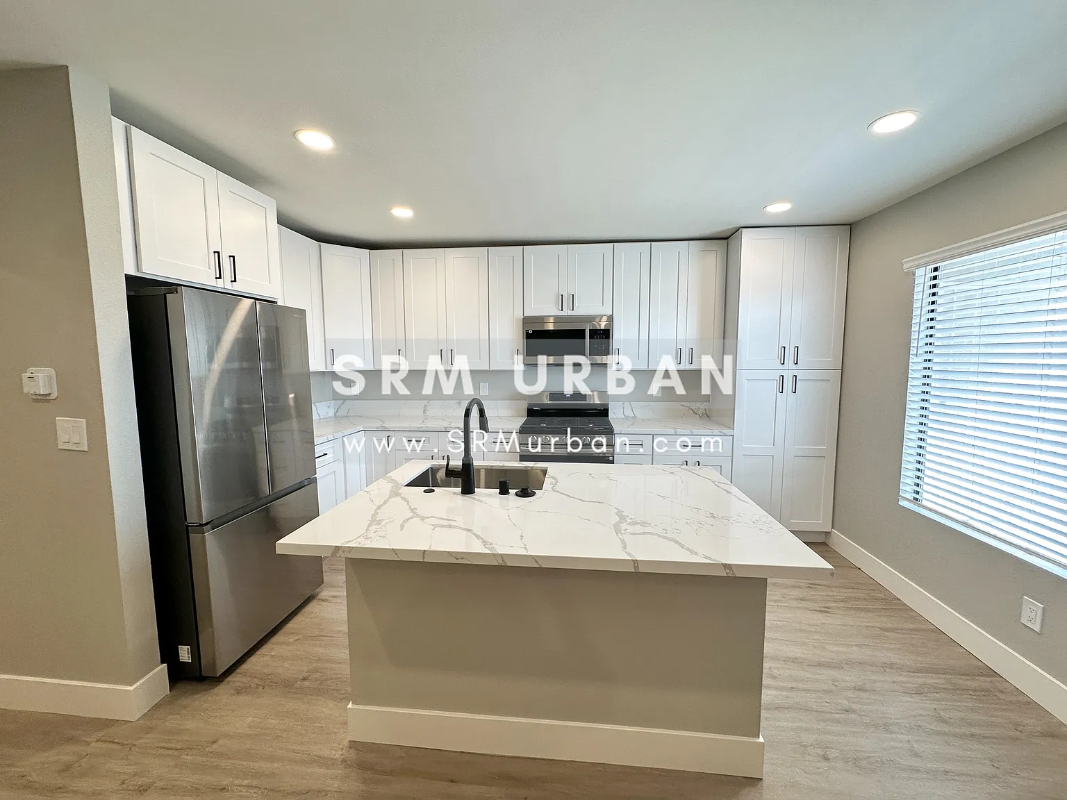 2 bed, 850 sqft, $3,195 — Photo 2