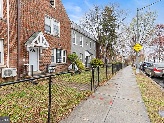 4th image of 1512 Isherwood St NE #4