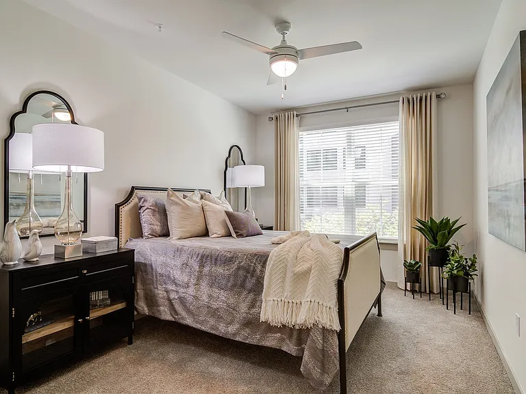 The Tomlin Luxury Apartments — Photo 22