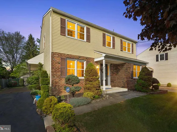 2992 Eastburn Ave, Broomall, PA 19008