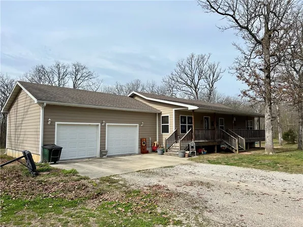13081 E F Hwy, Moundville, MO 64771