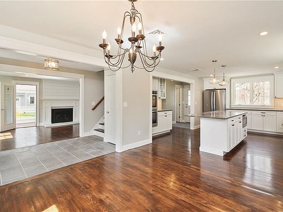 2nd image of 607 Cedar Ave