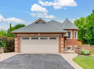 3 Kestrel Ct, Barrie, ON L4M6P6