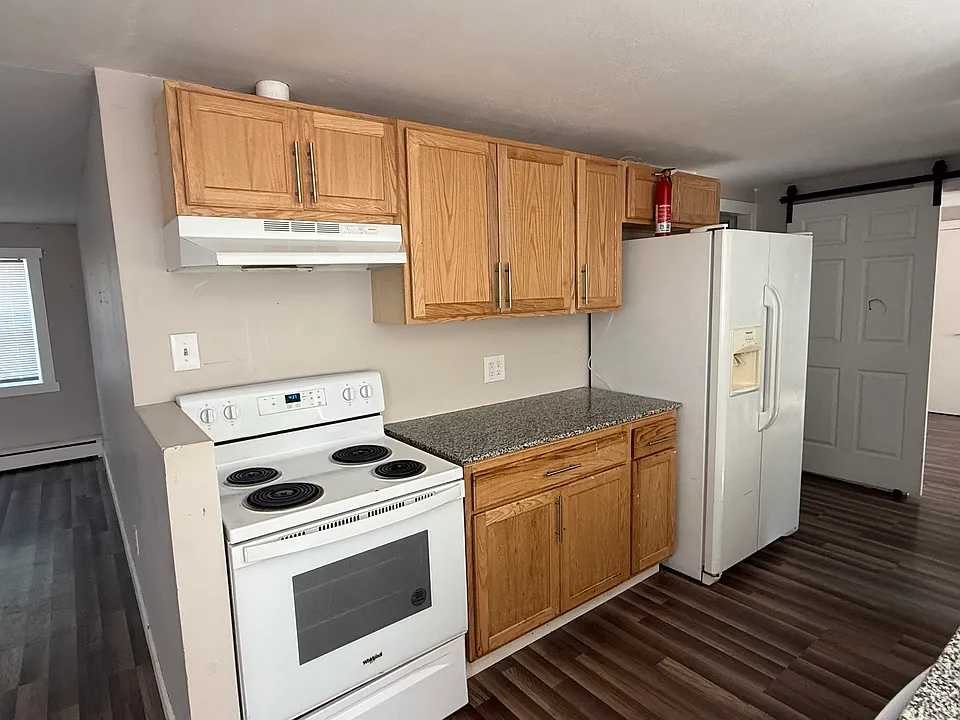 28 East Ave #3
