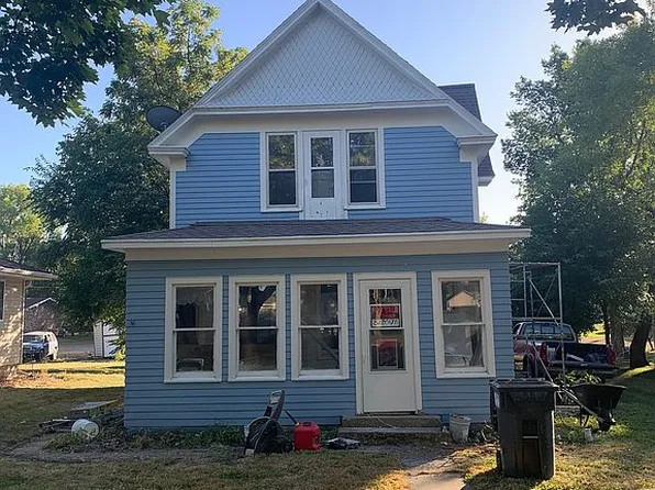 305 E 2nd St, Minneota, MN 56264