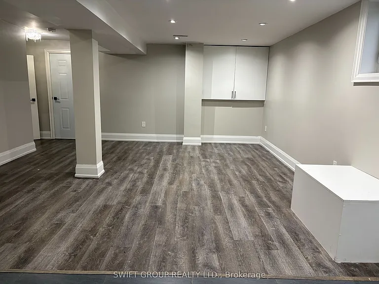 31 Irwin Dr N #B — Photo 5