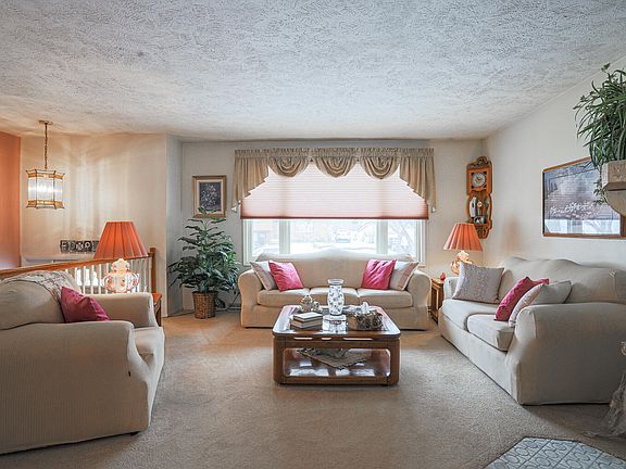 4th image of 305 Hillway Dr