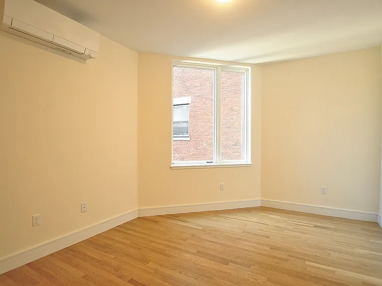 877 Beacon St #4 — Photo 6