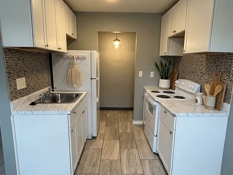 714 Broadway #D5 — Photo 1