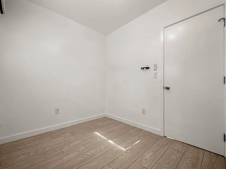 4018 Monroe St — Photo 14