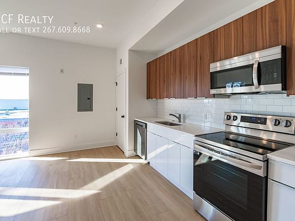3rd image of 4200 Lancaster Ave #205