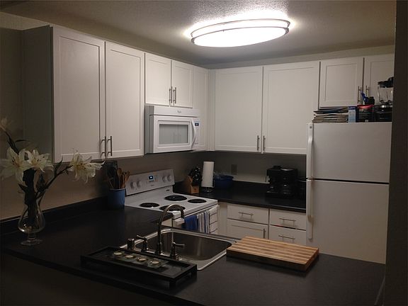 2nd image of 9333 Lincoln Blvd APT 3231
