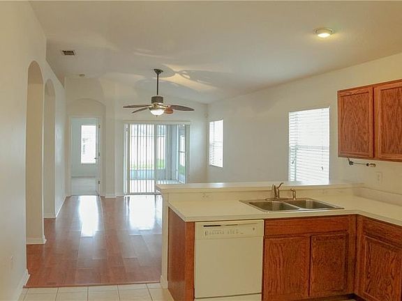 4th image of 25748 Crippen Dr