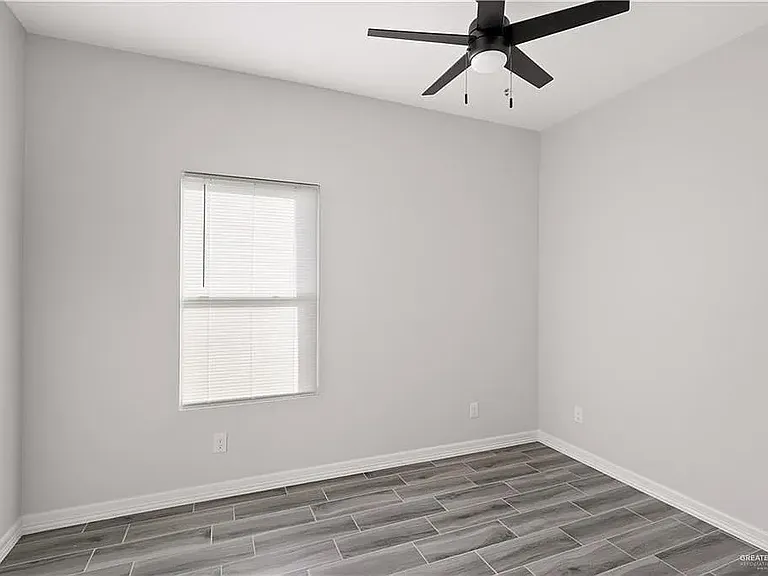 504 N Onyx Ave #3 — Photo 4