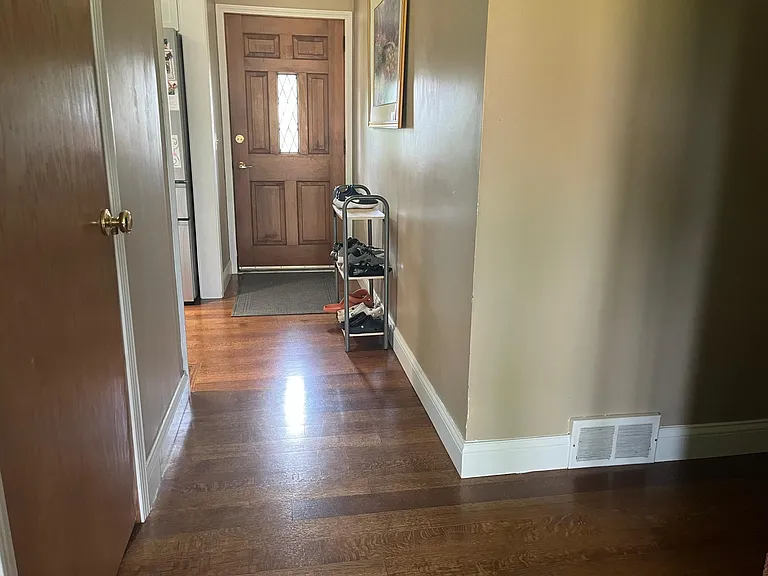 605 Park Valley Dr E — Photo 18