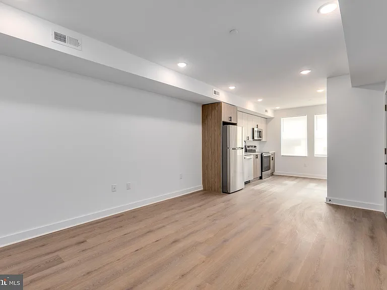 1917 W Susquehanna Ave #1 — Photo 4
