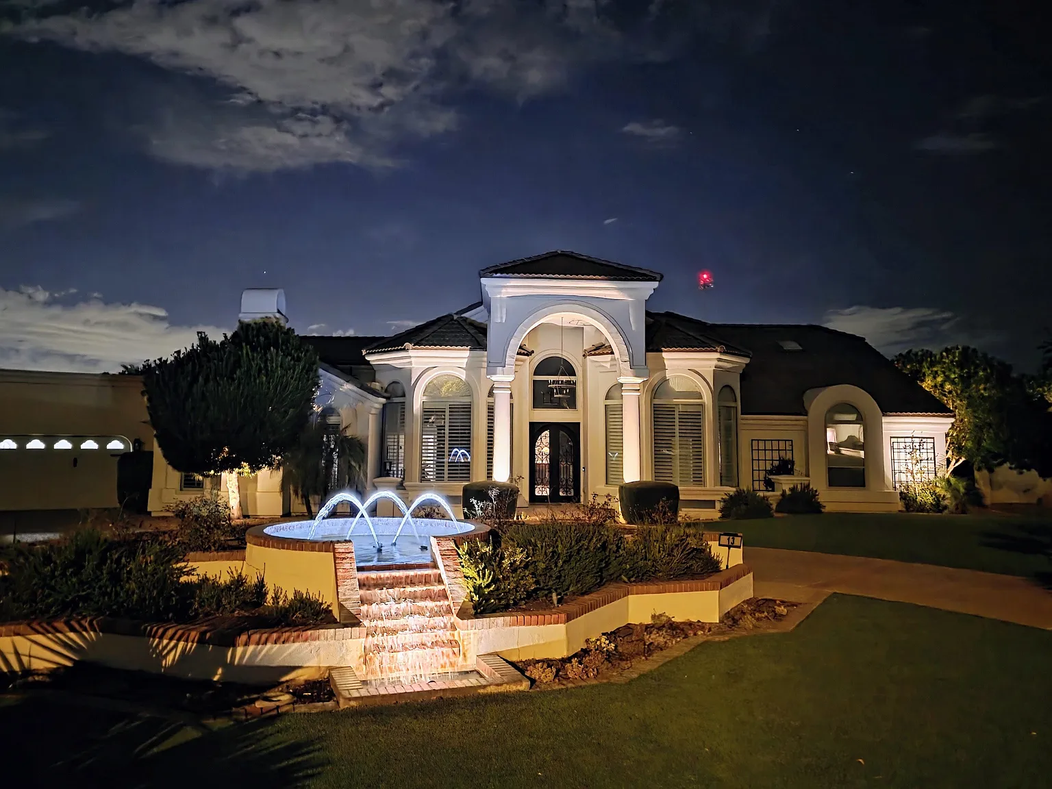 4 bed, 4172 sqft, $9,995 — Photo 3