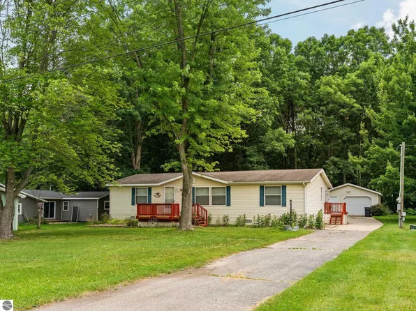 6710 W Broadway St, Lake City, MI 49651