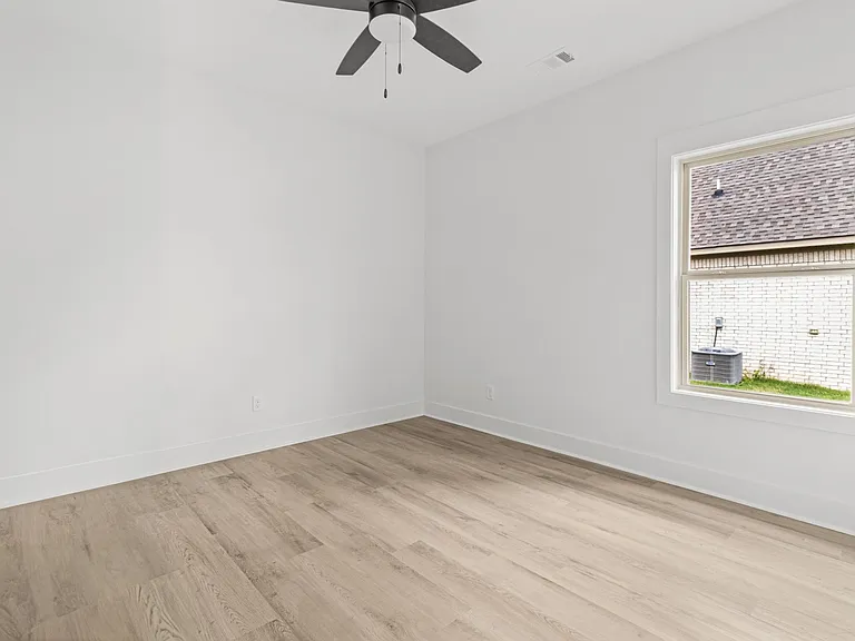 4566 Plymouth St — Photo 14