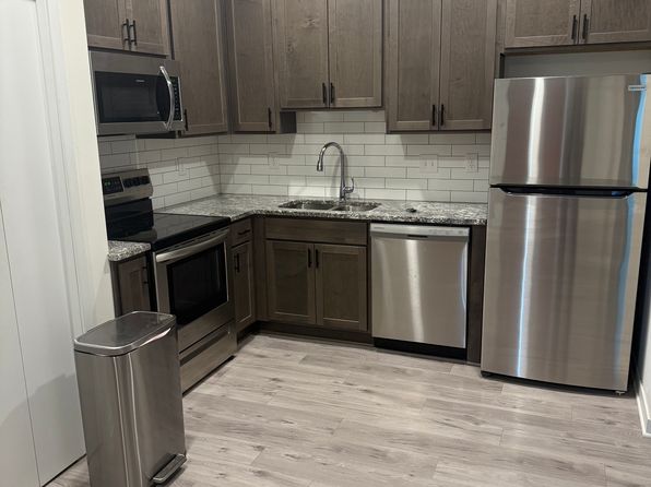 749 Mount Curve Blvd #101