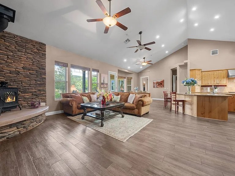 18087 Newview Dr — Photo 23