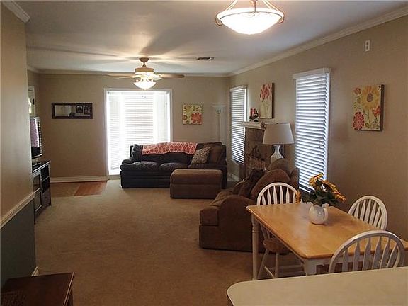 5th image of 2333 Honeysuckle Ave