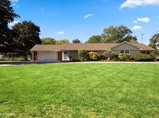 2330 Ridge Dr, Northbrook, IL 60062