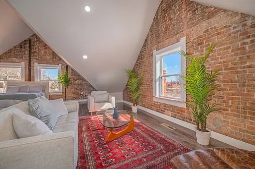 1 bed, 1200 sqft, $2,000 — Photo 4
