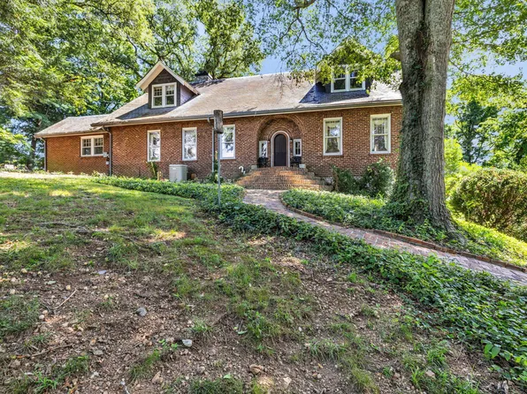 680 S Crest Rd, Chattanooga, TN 37404