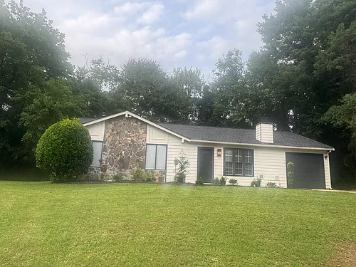 1050 Parkwest Ct Photo 1