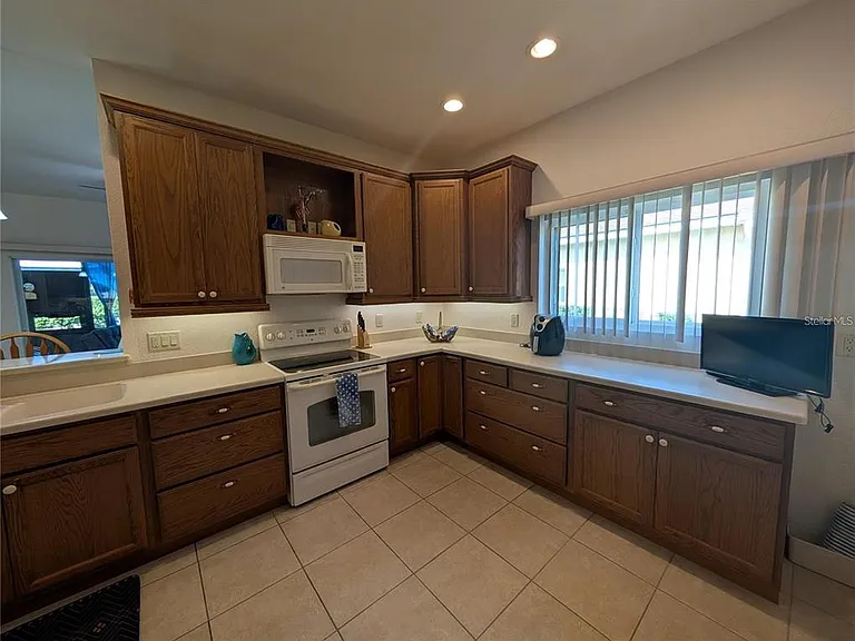4480 Strathmore Dr — Photo 9