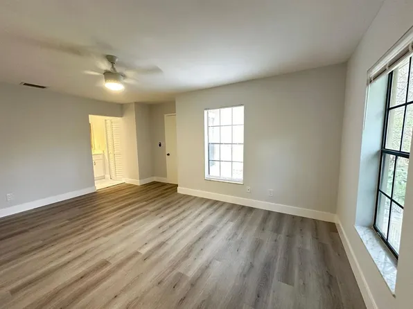 356 Prestwick Cir APT 1, Palm Beach Gardens, FL 33418